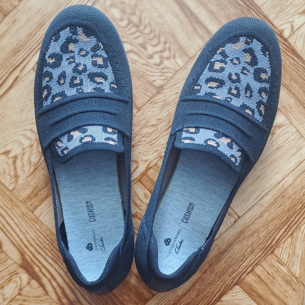 Clarks Blue and Gray Cloudsteppers with Leopard print : Comfy, Casual